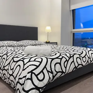Modern Gem Near Excel & O2 Arena Balcony! London