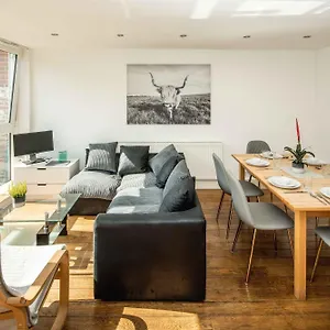 Hoxton London